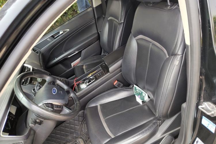 Used Ford Taurus 2017 EcoBoost 245 Luxury Model Left Front Seat