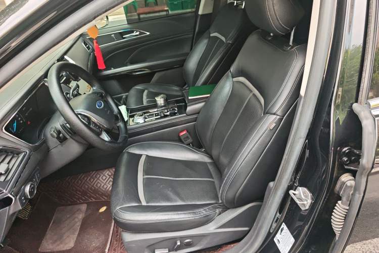 Used Ford Taurus 2017 EcoBoost 245 Luxury Model Left Front Seat