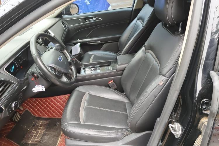 Used Ford Taurus 2017 EcoBoost 245 Fashion Edition Left Front Seat