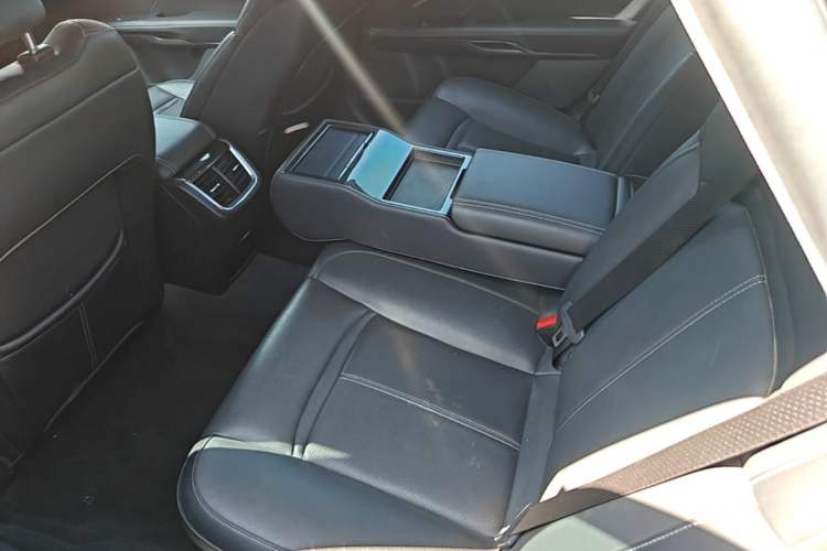 Used Ford Taurus 2017 Facelifted EcoBoost 245 Fashion Edition Left Rear Seat
