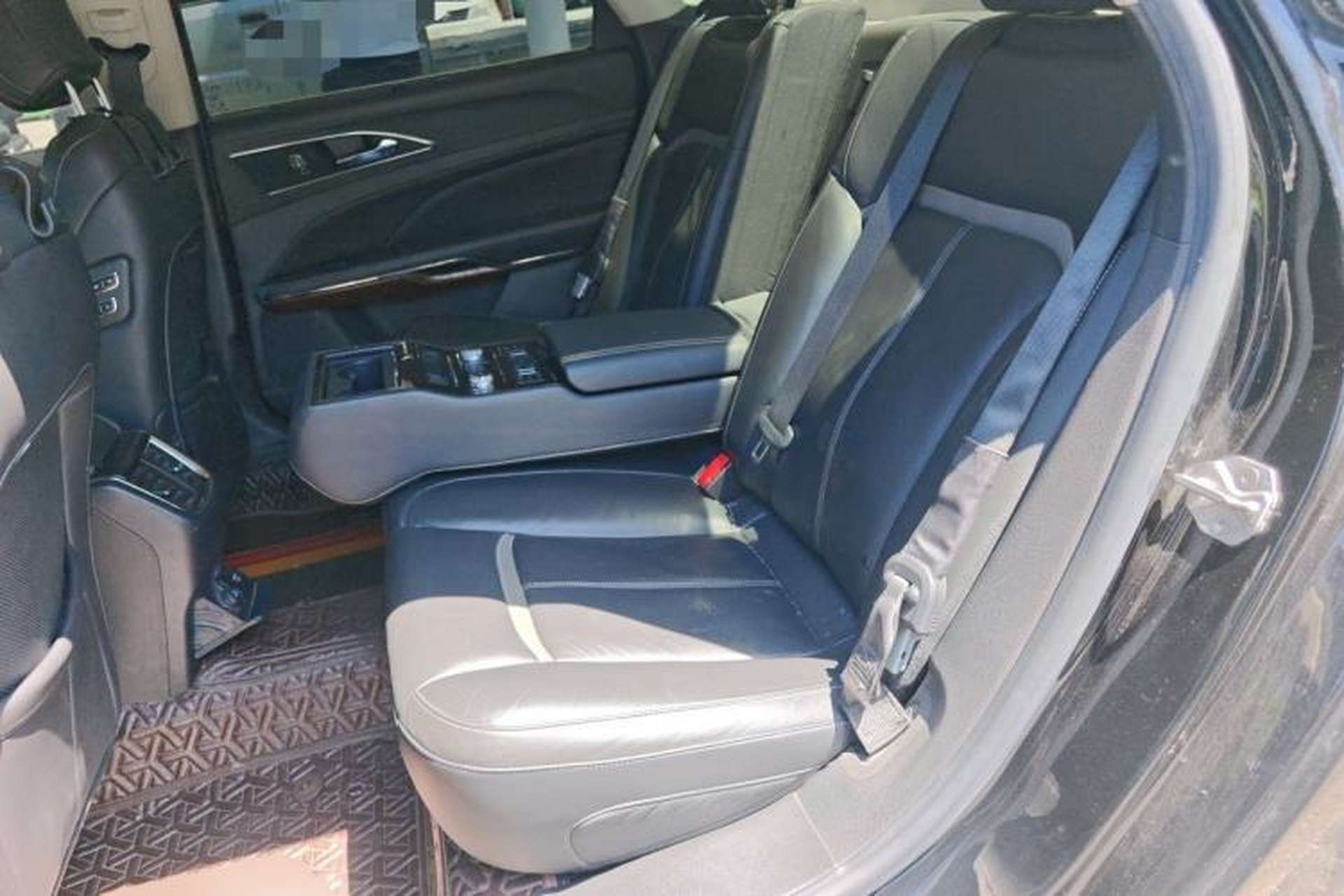 Used Ford Taurus 2017 EcoBoost 325 V6 Flagship Model Left Rear Seat