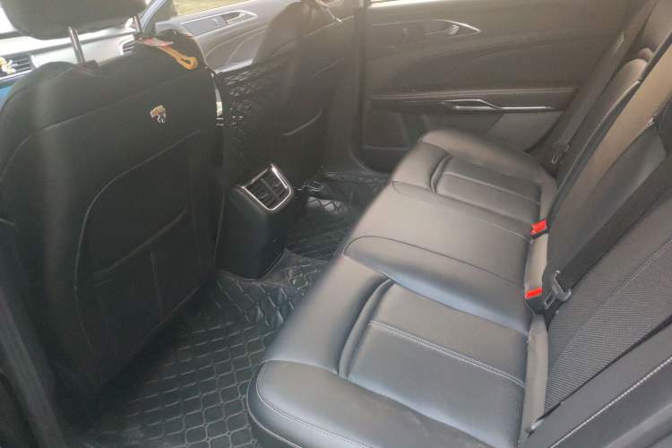 Used Ford Taurus 2017 EcoBoost 245 Fashion Edition Left Rear Seat