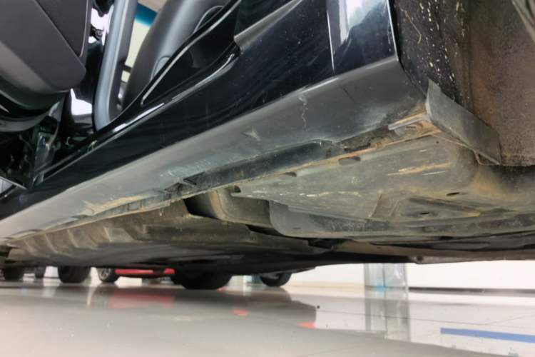 Used Ford Taurus 2017 EcoBoost 245 Fashion Edition Left Side Sill