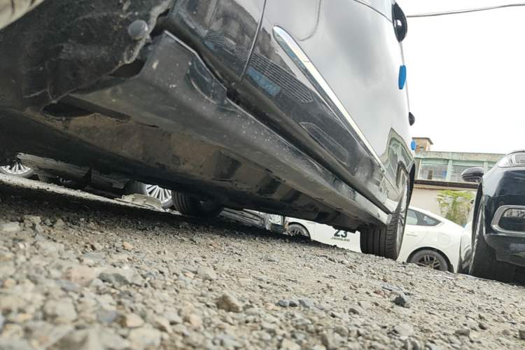 Used Ford Taurus 2017 EcoBoost 245 Luxury Model Left Side Sill