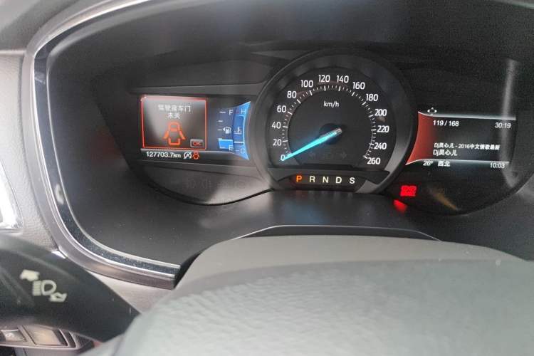 Used Ford Taurus 2017 EcoBoost 245 Fashion Edition Odometer Close Up