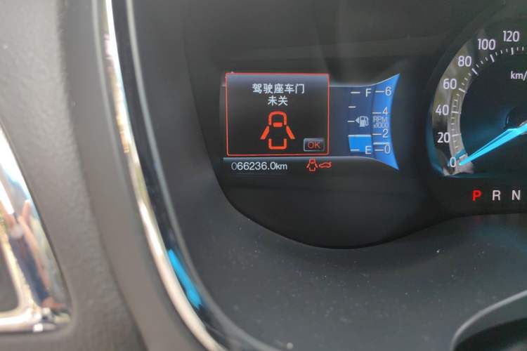 Used Ford Taurus 2017 Facelifted EcoBoost 245 Fashion Edition Odometer Close Up