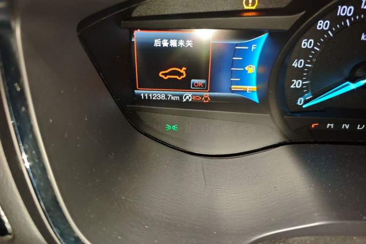 Used Ford Taurus 2017 EcoBoost 245 Fashion Edition Odometer Close Up