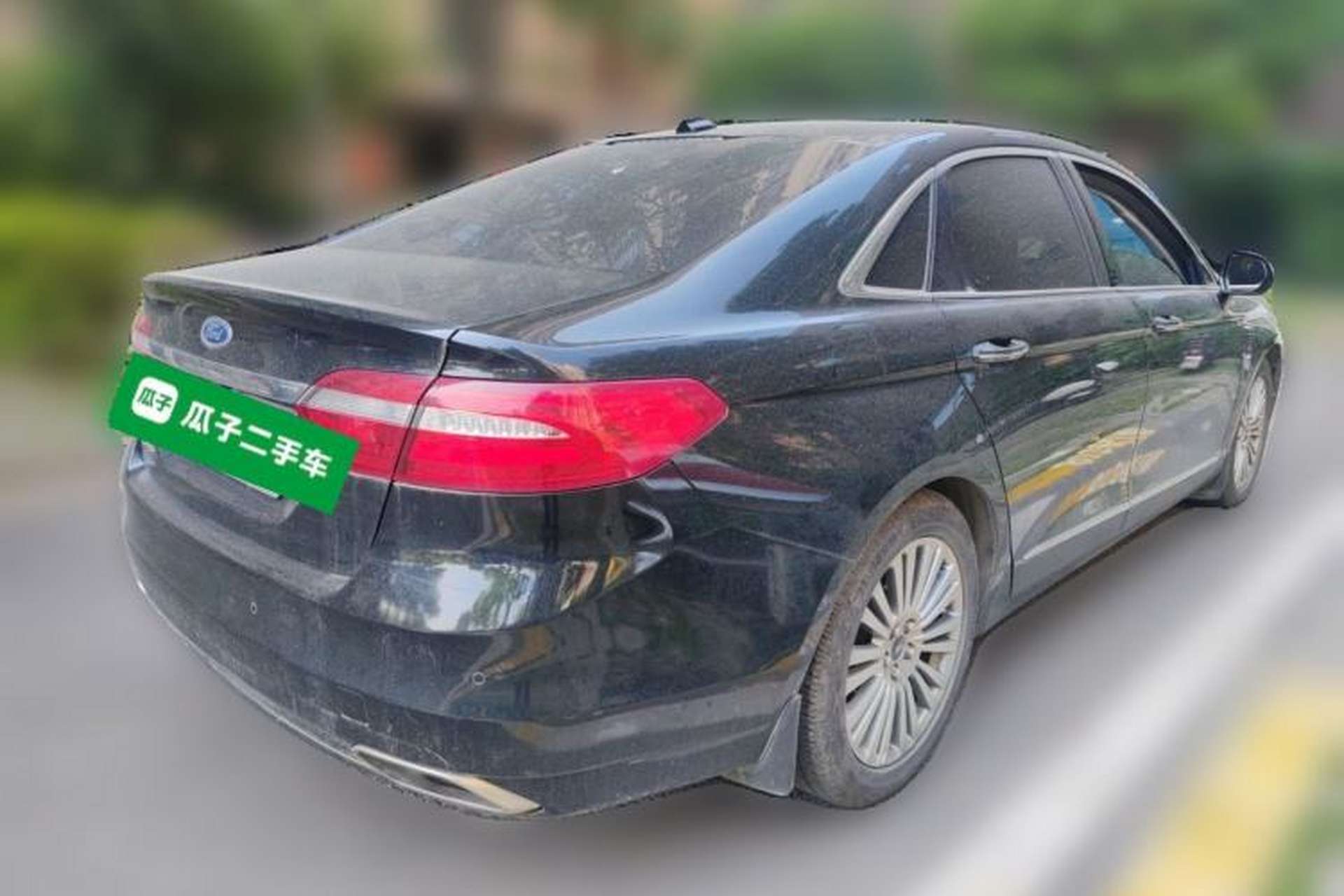 Used Ford Taurus 2017 EcoBoost 245 Luxury Model Rear Right 45 Deg