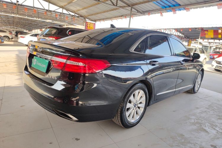 Used Ford Taurus 2017 EcoBoost 180 Luxury Model Rear Right 45 Deg