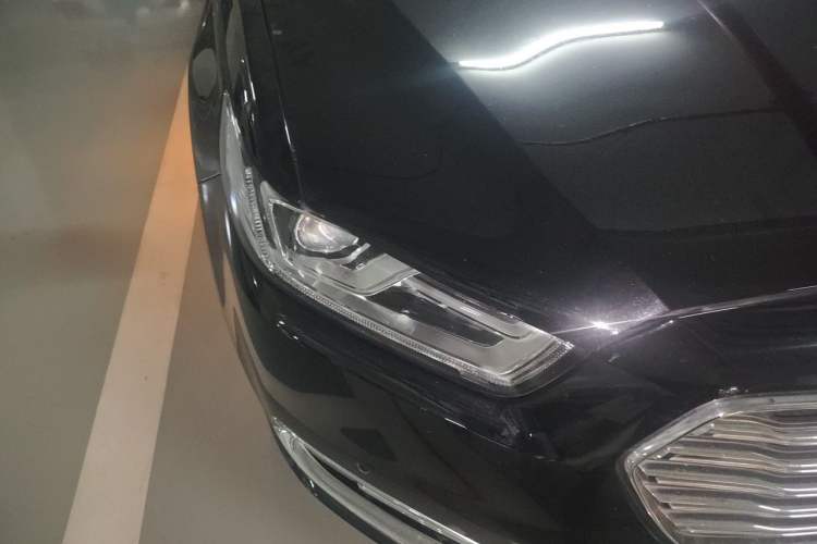 Used Ford Taurus 2017 EcoBoost 245 Luxury Model Right Front Headlight