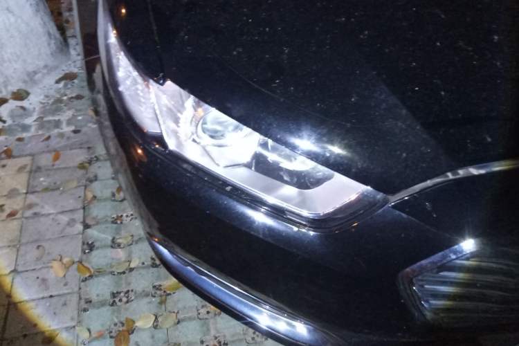 Used Ford Taurus 2017 EcoBoost 180 Luxury Model Right Front Headlight