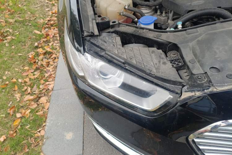 Used Ford Taurus 2017 EcoBoost 180 Luxury Model Right Front Headlight