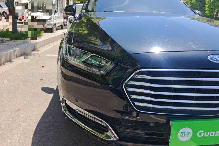 Used Ford Taurus 2017 EcoBoost 325 V6 Flagship Model Right Front Headlight