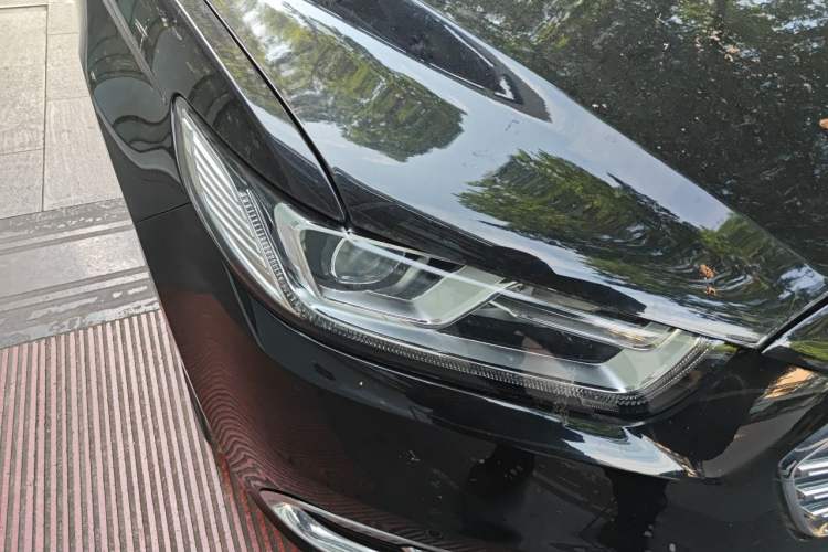 Used Ford Taurus 2017 EcoBoost 245 Luxury Model Right Front Headlight