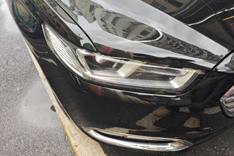 Used Ford Taurus 2017 EcoBoost 325 V6 Flagship Model Right Front Headlight