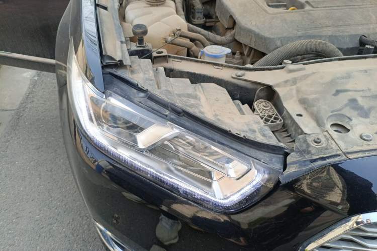 Used Ford Taurus 2017 EcoBoost 180 Luxury Model Right Front Headlight