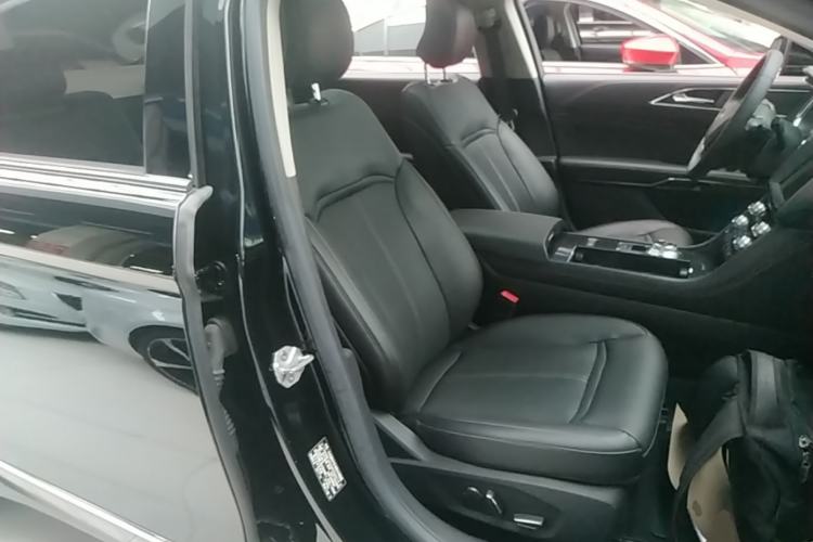 Used Ford Taurus 2017 Facelifted EcoBoost 245 Fashion Edition Right Front Seat