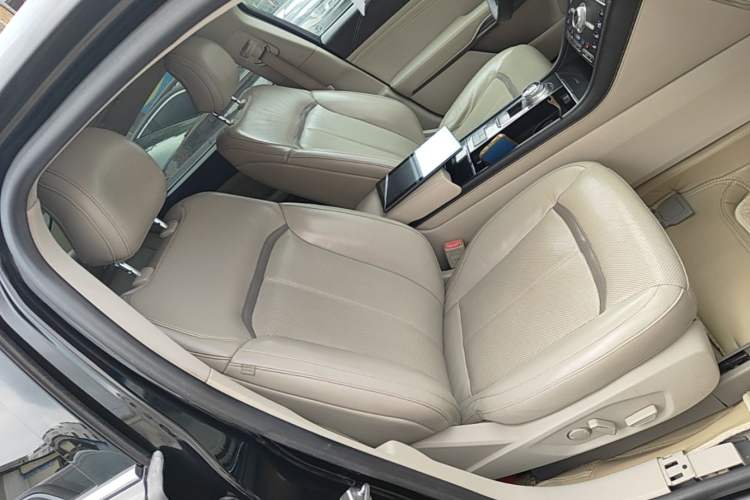 Used Ford Taurus 2017 EcoBoost 245 Luxury Model Right Front Seat