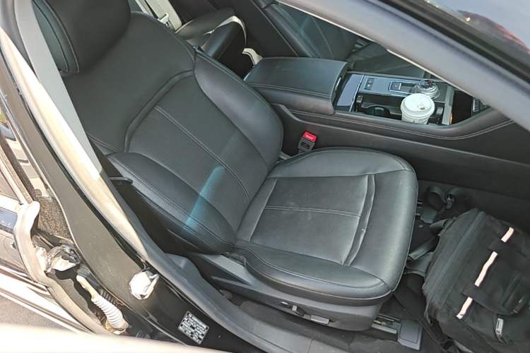 Used Ford Taurus 2017 Facelifted EcoBoost 245 Fashion Edition Right Front Seat