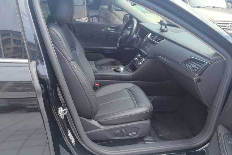 Used Ford Taurus 2017 EcoBoost 180 Luxury Model Right Front Seat
