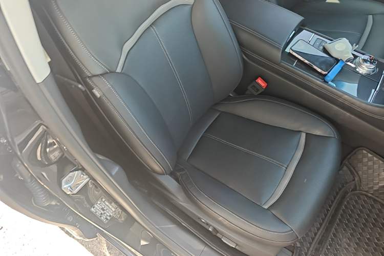 Used Ford Taurus 2017 EcoBoost 245 Luxury Model Right Front Seat