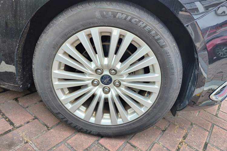 Used Ford Taurus 2017 Facelifted EcoBoost 245 Fashion Edition Right Front Wheel Hub
