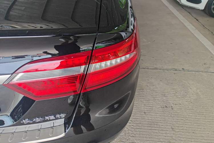 Used Ford Taurus 2017 EcoBoost 245 Fashion Edition Right Rear Taillight