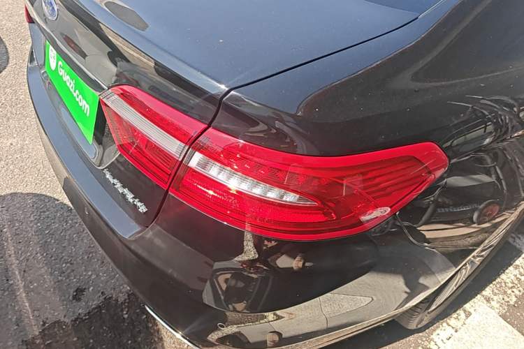 Used Ford Taurus 2017 EcoBoost 245 Luxury Model Right Rear Taillight