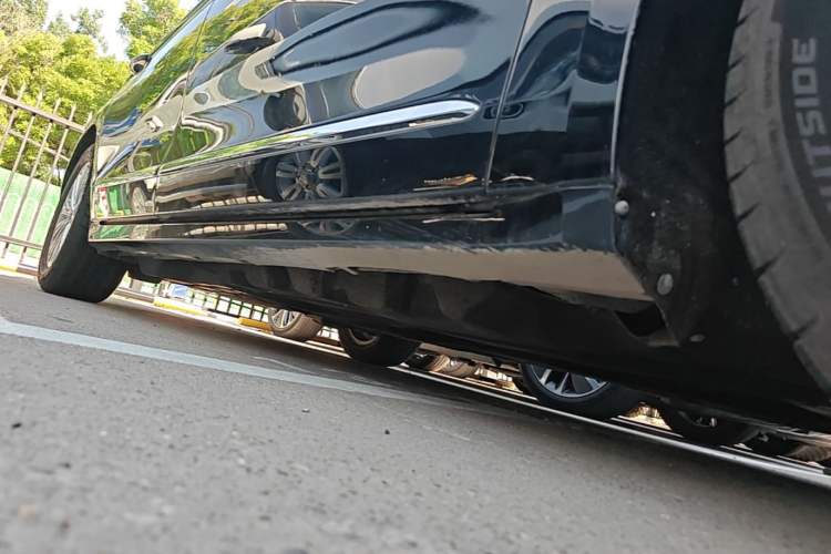 Used Ford Taurus 2017 Facelifted EcoBoost 245 Fashion Edition Right Side Sill