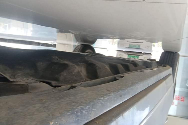Used Ford Taurus 2017 EcoBoost 245 Fashion Edition Right Side Sill