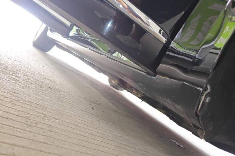 Used Ford Taurus 2017 EcoBoost 245 Fashion Edition Right Side Sill