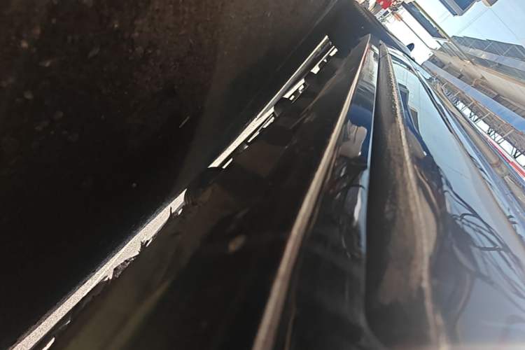 Used Ford Taurus 2017 EcoBoost 245 Luxury Model Right Side Sill