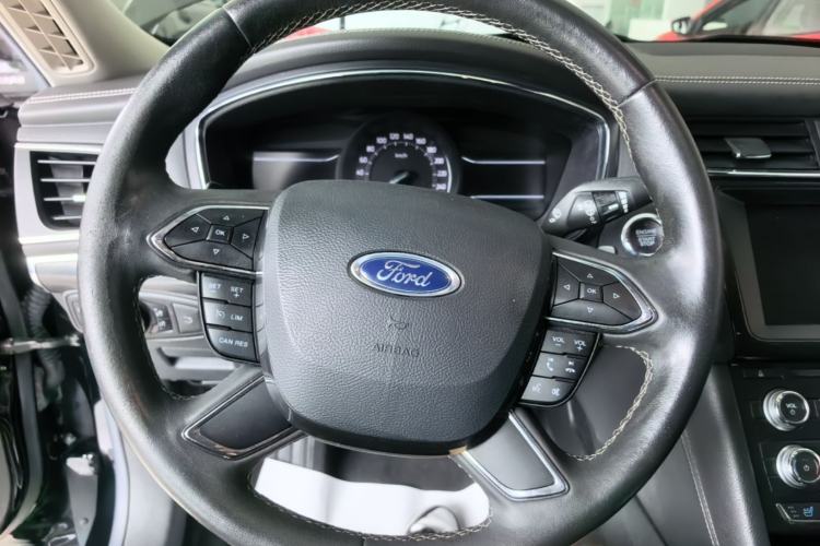Used Ford Taurus 2017 EcoBoost 245 Fashion Edition Steering Wheel