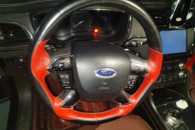 Used Ford Taurus 2017 Facelifted EcoBoost 245 Fashion Edition Steering Wheel