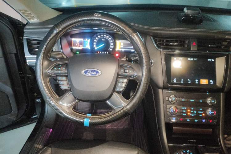 Used Ford Taurus 2017 EcoBoost 245 Fashion Edition Steering Wheel