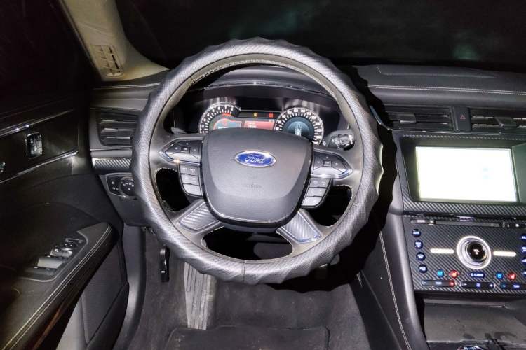 Used Ford Taurus 2017 EcoBoost 325 V6 Flagship Model Steering Wheel