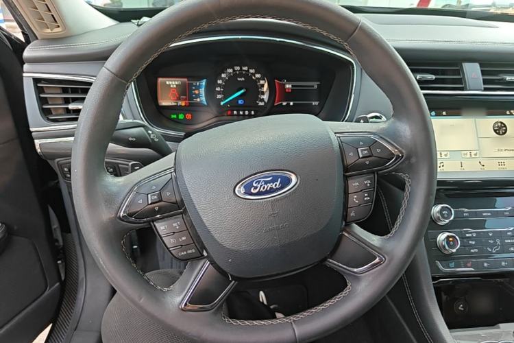 Used Ford Taurus 2017 Facelifted EcoBoost 245 Fashion Edition Steering Wheel