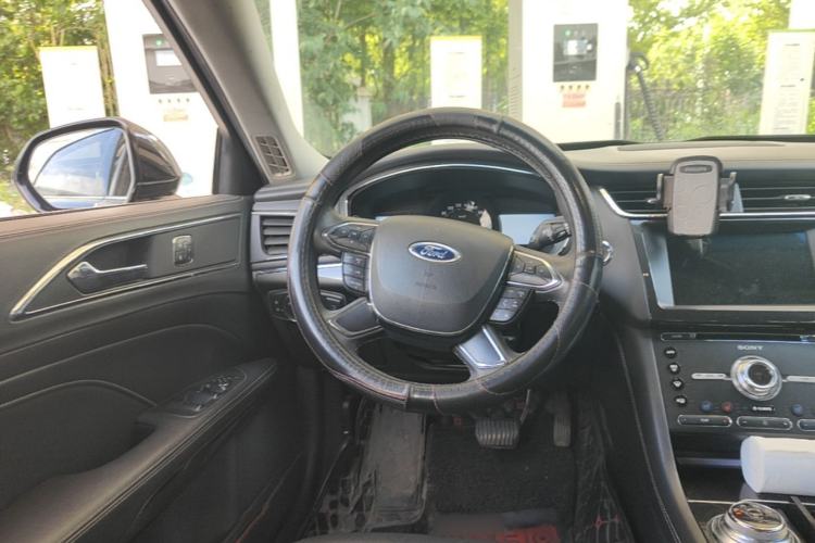 Used Ford Taurus 2017 EcoBoost 245 Luxury Model Steering Wheel