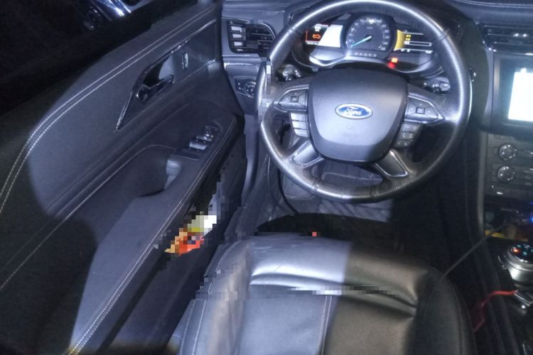 Used Ford Taurus 2017 EcoBoost 180 Luxury Model Steering Wheel