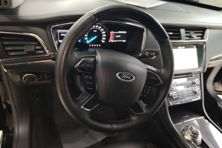 Used Ford Taurus 2017 EcoBoost 245 Fashion Edition Steering Wheel