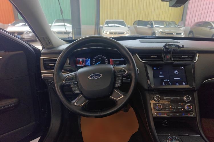 Used Ford Taurus 2017 EcoBoost 245 Fashion Edition Steering Wheel