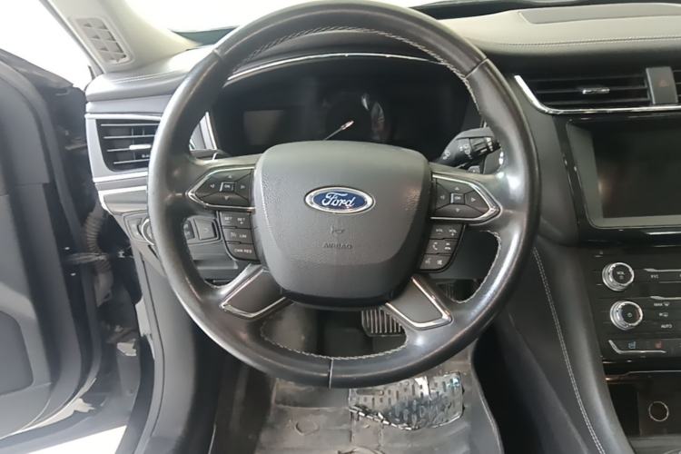 Used Ford Taurus 2017 EcoBoost 245 Fashion Edition Steering Wheel