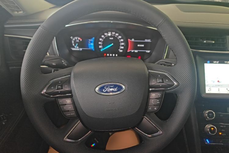 Used Ford Taurus 2017 EcoBoost 245 Fashion Edition Steering Wheel
