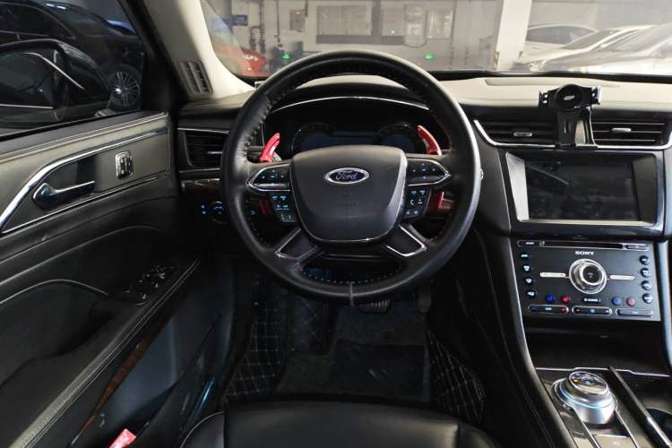 Used Ford Taurus 2017 EcoBoost 245 Flagship Model Steering Wheel
