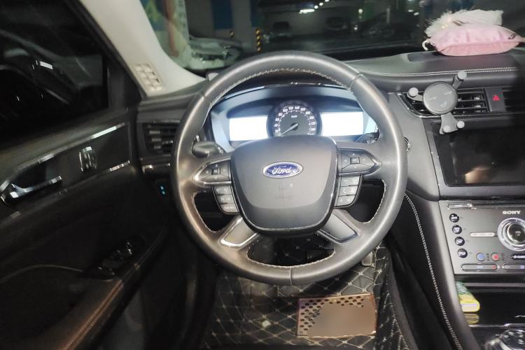 Used Ford Taurus 2017 Facelifted EcoBoost 245 Luxury Version Steering Wheel