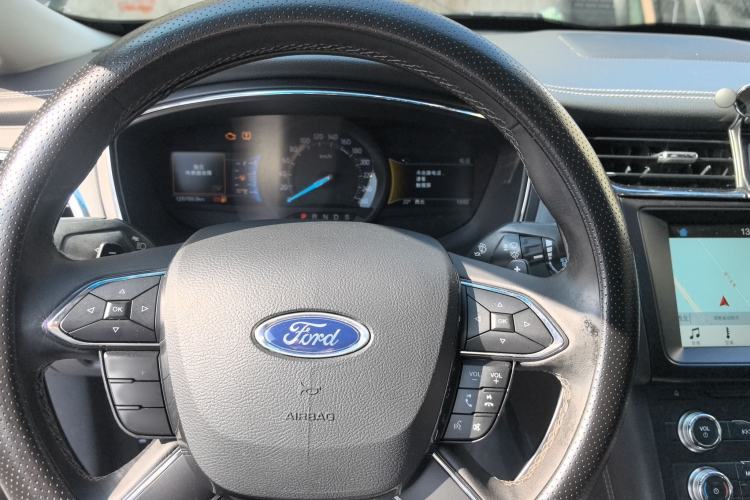 Used Ford Taurus 2017 EcoBoost 180 Luxury Model Steering Wheel