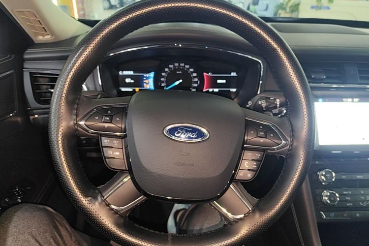 Used Ford Taurus 2017 EcoBoost 245 Fashion Edition Steering Wheel