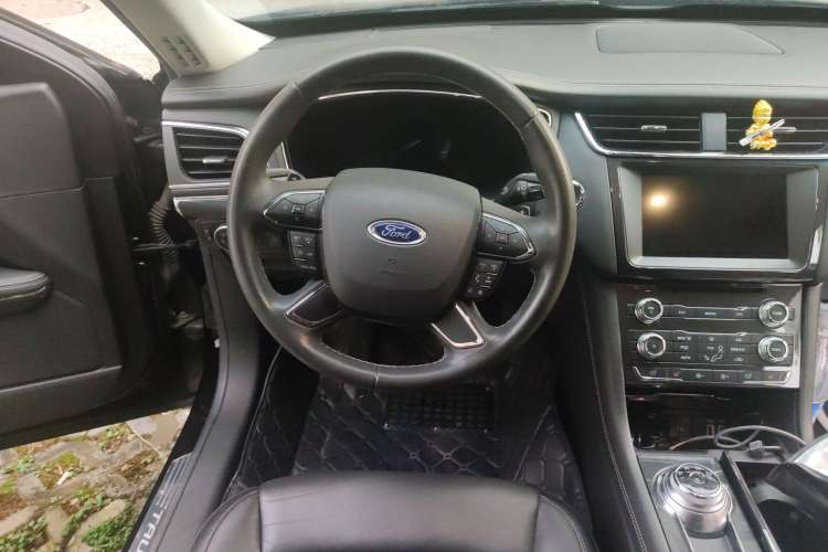 Used Ford Taurus 2017 EcoBoost 245 Fashion Edition Steering Wheel