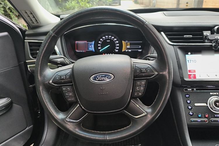 Used Ford Taurus 2017 EcoBoost 245 Luxury Model Steering Wheel