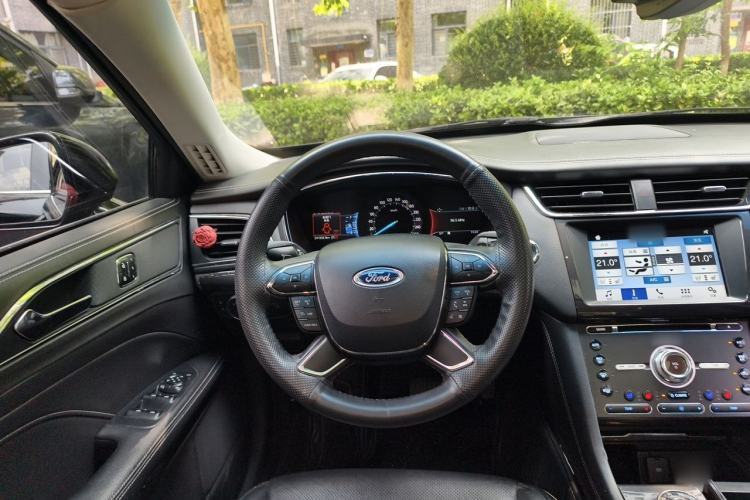 Used Ford Taurus 2017 EcoBoost 245 Luxury Model Steering Wheel